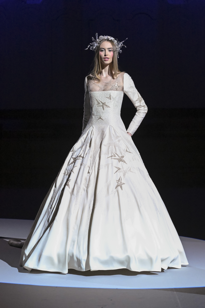 Paris Haute Couture Week's biggest trends: how will they influence the wedding  dresses of 2024?